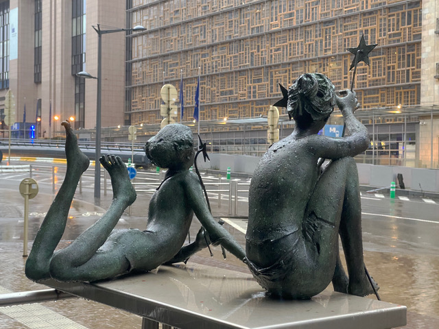 rené Julien sculpture in Brussels European parliament européen